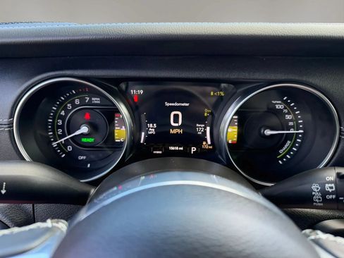 Used 2023 Jeep Wrangler Unlimited Sahara w/ Cold Weather Group AWD/4WD image 17