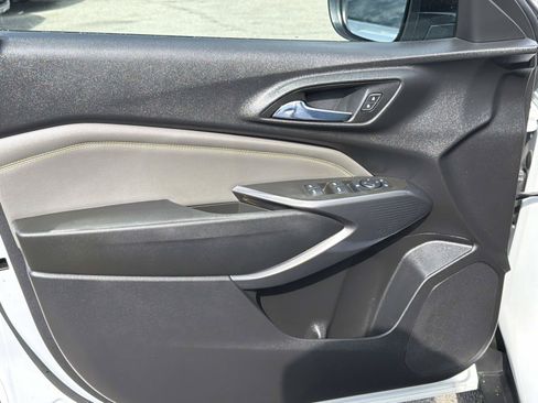 Used 2024 Chevrolet Trax ACTIV w/ Sunroof Package FWD image 12