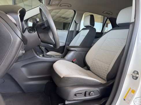 Used 2020 Chevrolet Equinox LS w/ LS Convenience Package image 9