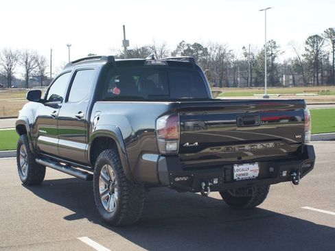 Used 2017 Toyota Tacoma Limited w/ Tow Package image 17
