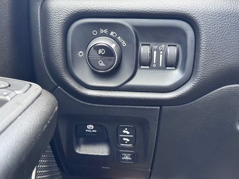 Used 2025 RAM 1500 Big Horn AWD/4WD image 33