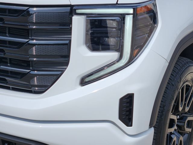 Used 2025 GMC Sierra 1500 Elevation AWD/4WD image 17