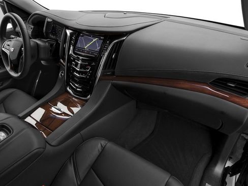 Used 2017 Cadillac Escalade Premium Luxury RWD image 20