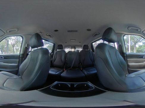 Used 2026 Kia Carnival FWD image 46