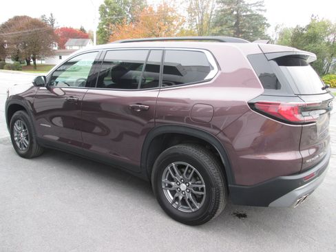 Certified 2025 GMC Acadia Elevation image 3