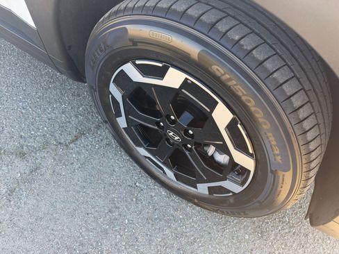 Used 2025 Hyundai Santa Fe SEL image 33