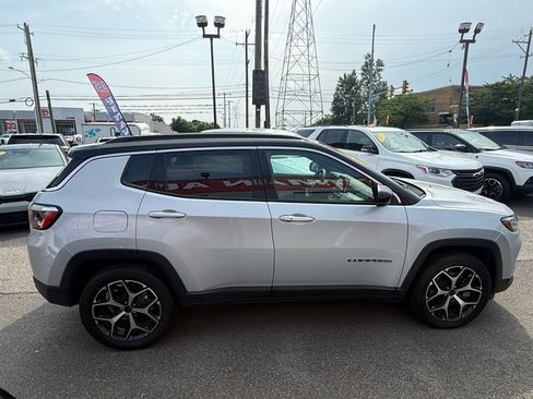 Used 2025 Jeep Compass Limited AWD/4WD image 6