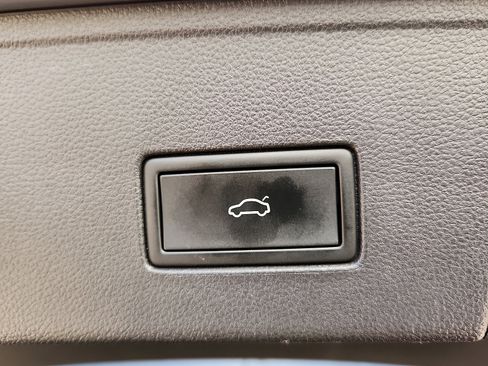 Used 2021 Volkswagen Atlas Cross Sport SEL Premium w/ Cross Sport MDO Package image 9