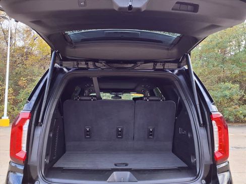 Used 2021 GMC Yukon SLT w/ SLT Luxury Plus Package image 13
