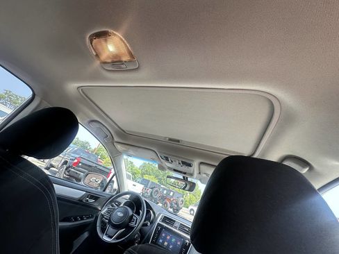 Used 2018 Subaru Outback 2.5i Premium image 17