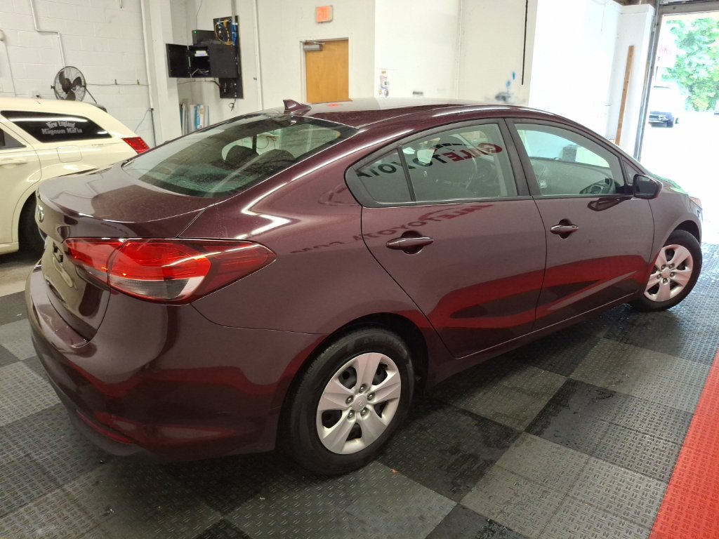 Used 2017 Kia Forte LX FWD image 11