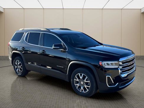 Used 2023 GMC Acadia SLT image 2