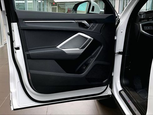 Certified 2025 Audi Q3 2.0T Premium w/ Convenience Package AWD/4WD image 22