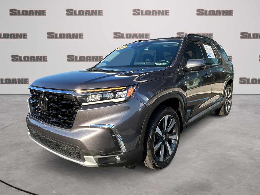 Used 2025 Honda Pilot Elite image 1