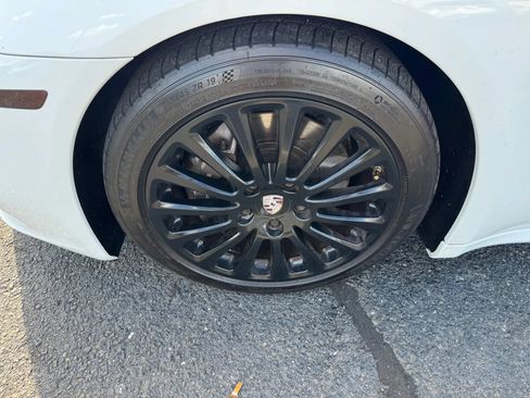 Used 2016 Porsche Panamera AWD/4WD image 21
