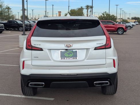 Used 2024 Cadillac XT4 Premium Luxury image 4