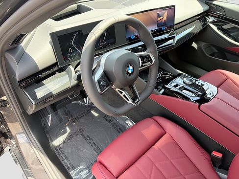 New 2026 BMW 530i xDrive w/ M Sport Package image 25