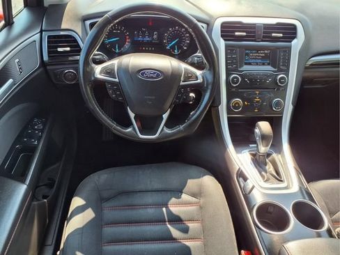Used 2014 Ford Fusion SE w/ Equipment Group 201A FWD image 21
