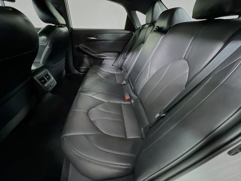 Used 2019 Toyota Avalon XLE FWD image 29