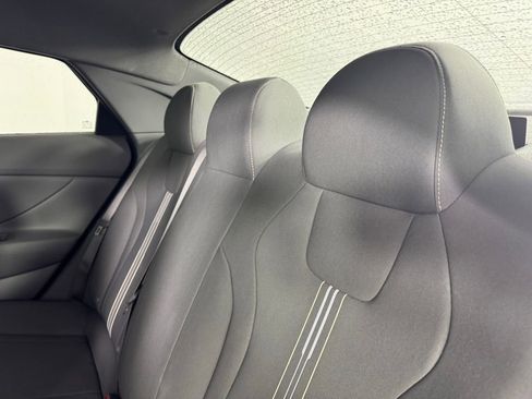 Used 2022 Hyundai Elantra SEL image 23