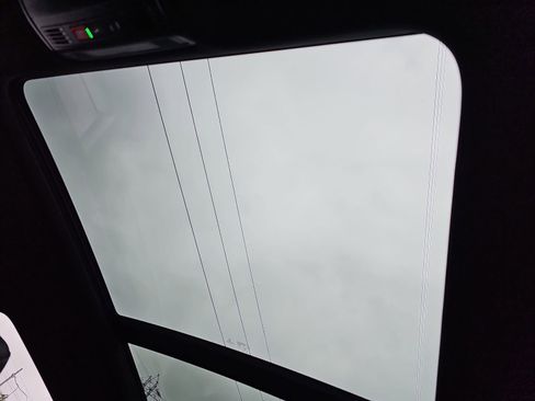 Used 2022 Volkswagen Tiguan SE R-Line image 33