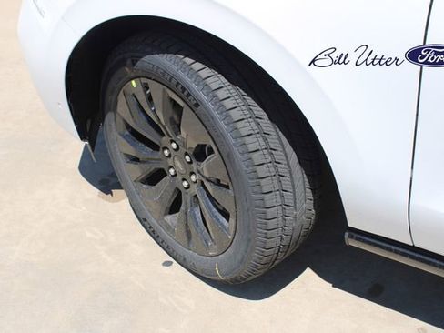 New 2025 Ford Expedition Platinum w/ Stealth Appearance Package image 5