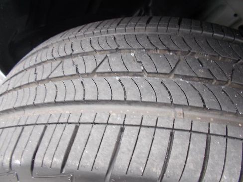Used 2019 Dodge Challenger SXT RWD image 16