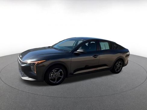 Used 2025 Kia K4 LXS image 8