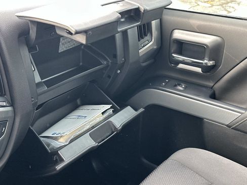 Used 2018 Chevrolet Silverado 1500 LT w/ Midnight Edition image 26