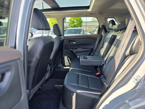 Used 2023 Nissan Rogue SL FWD image 17