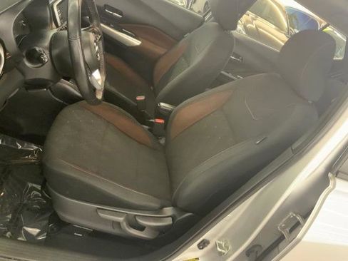 Used 2020 Nissan Kicks SR image 11