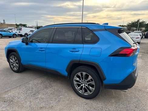 Used 2020 Toyota RAV4 XLE Premium AWD/4WD image 3
