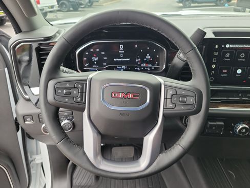 Used 2025 GMC Sierra 2500 SLE w/ Preferred Package AWD/4WD image 20