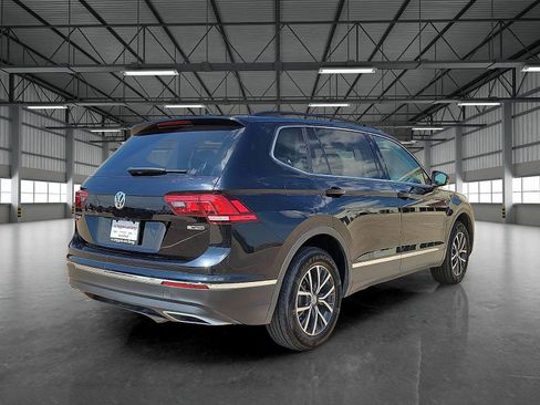 Used 2020 Volkswagen Tiguan SE image 4