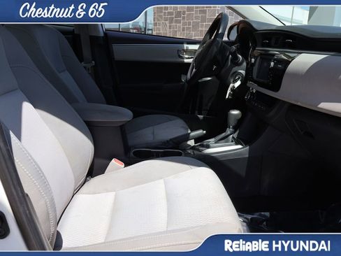 Used 2015 Toyota Corolla LE FWD image 10