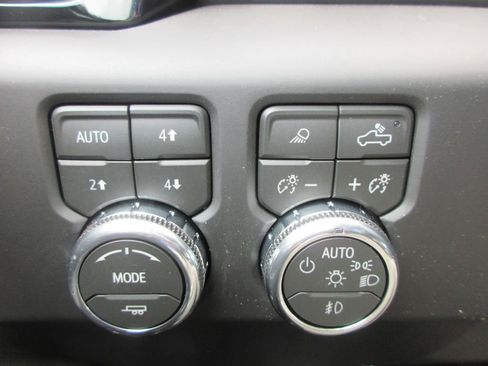 New 2026 GMC Sierra 2500 AT4 w/ AT4 Premium Plus Package AWD/4WD image 18