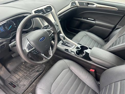 Used 2016 Ford Fusion SE w/ Equipment Group 202A FWD image 10