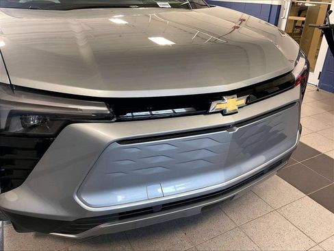 Used 2024 Chevrolet Blazer EV LT AWD/4WD image 32