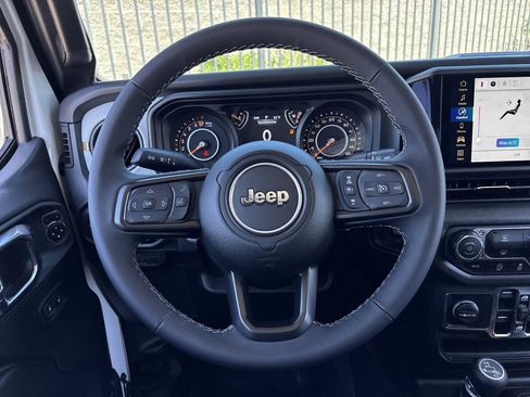 New 2025 Jeep Gladiator Sport image 19