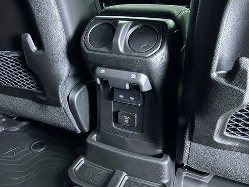 New 2025 Jeep Wrangler Unlimited Rubicon 392 image 31