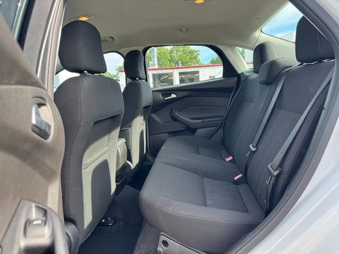 Used 2016 Ford Focus SE FWD image 16