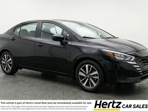 Used 2025 Nissan Versa SV image 1
