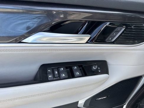 Used 2024 Jeep Wagoneer 4WD w/ Premium Group I image 9