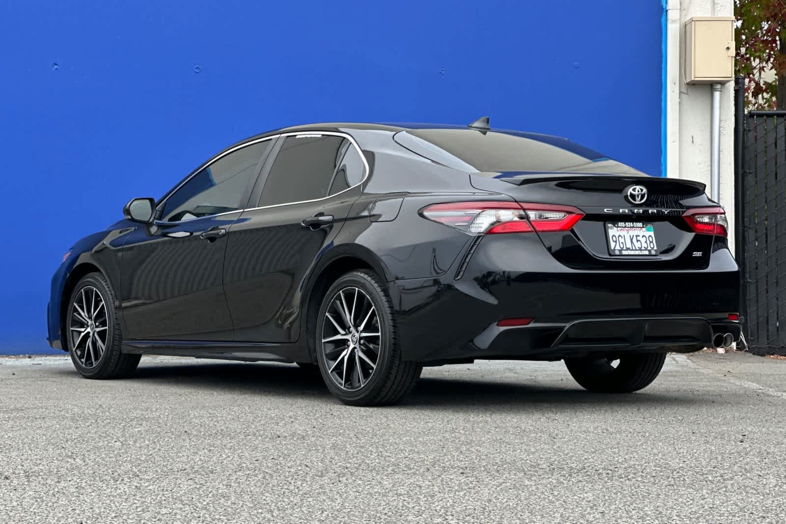 Used 2023 Toyota Camry SE FWD image 5