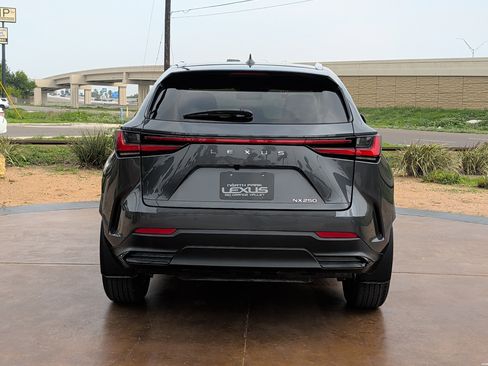 Used 2024 Lexus NX 250 FWD image 3