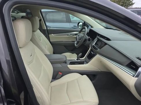 Used 2018 Cadillac XT5 Premium Luxury AWD/4WD image 8