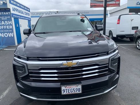 Used 2025 Chevrolet Tahoe LT RWD image 3