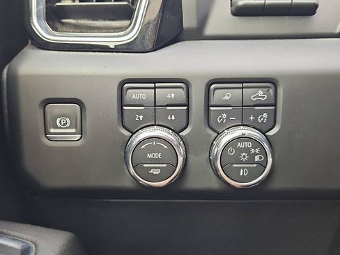 Used 2024 GMC Sierra 3500 Denali w/ Denali Reserve Package AWD/4WD image 16