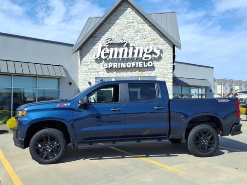 Used 2021 Chevrolet Silverado 1500 Custom Trail Boss w/ LPO, Dark Essentials Package AWD/4WD image 1