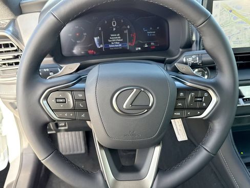 Used 2026 Lexus IS 350 F Sport RWD image 21